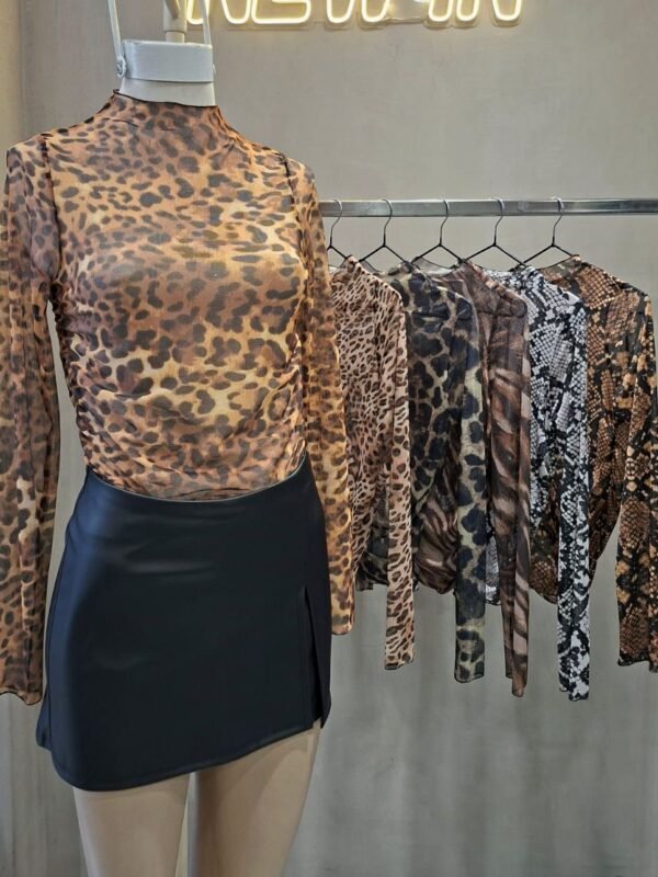 POLERA ML TUL ESTAMPADO FRUNCE LATERAL