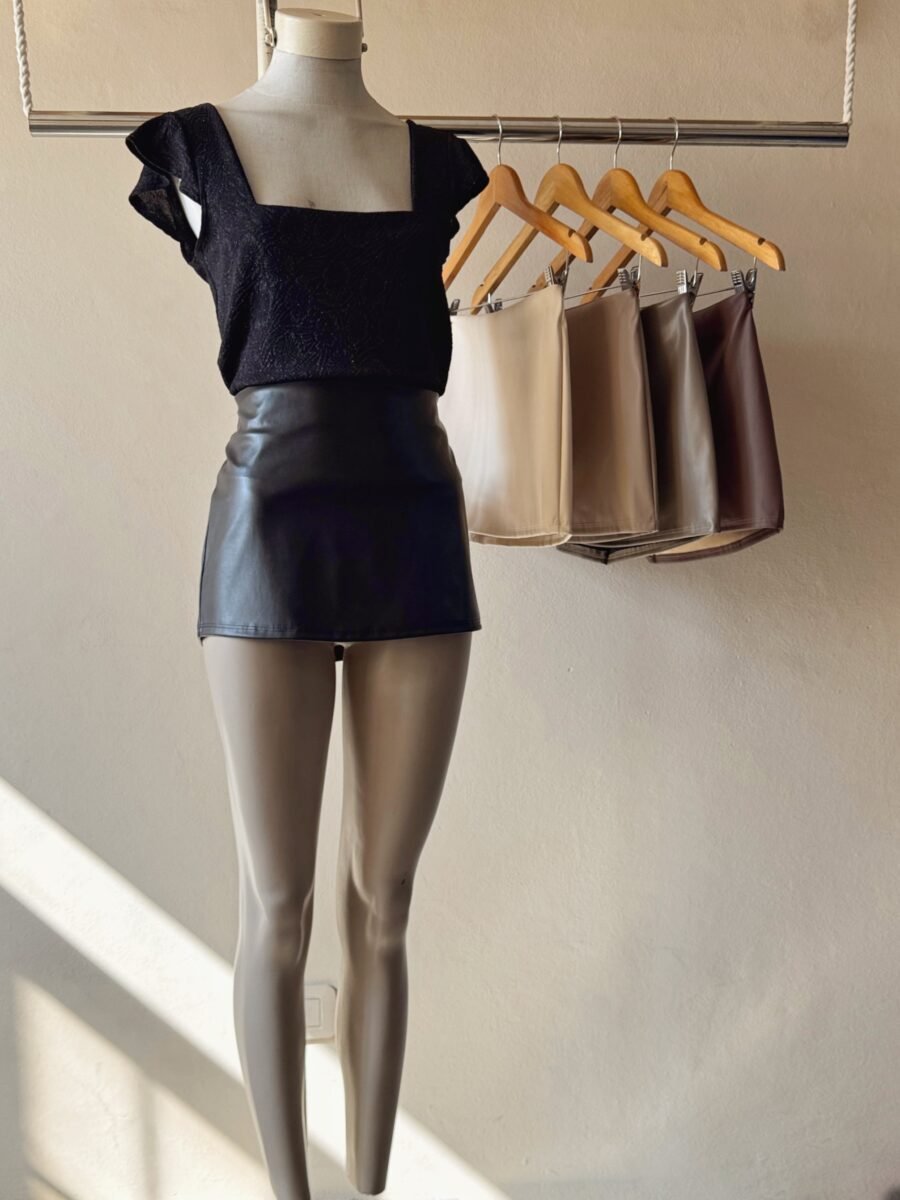POLLERA CUERINA TIRO BAJO