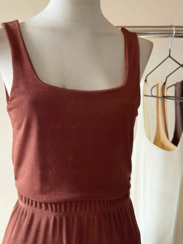 Alternative view of BODY CUELLO CUADRADO SLINKY