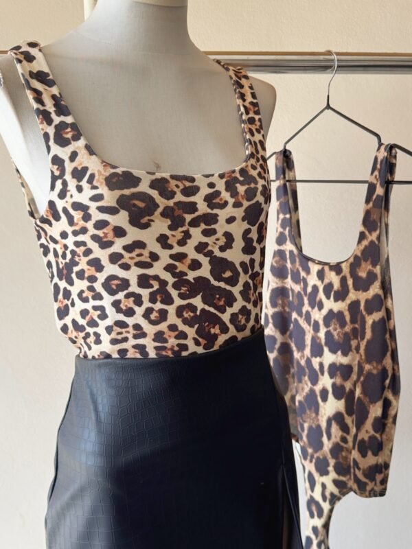 Alternative view of BODY CUELLO CUADRADO SLINKY ESTAMPADO