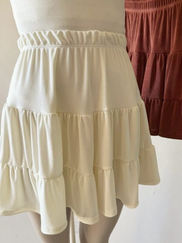 Alternative view of POLLERA PAISANA SLINKY