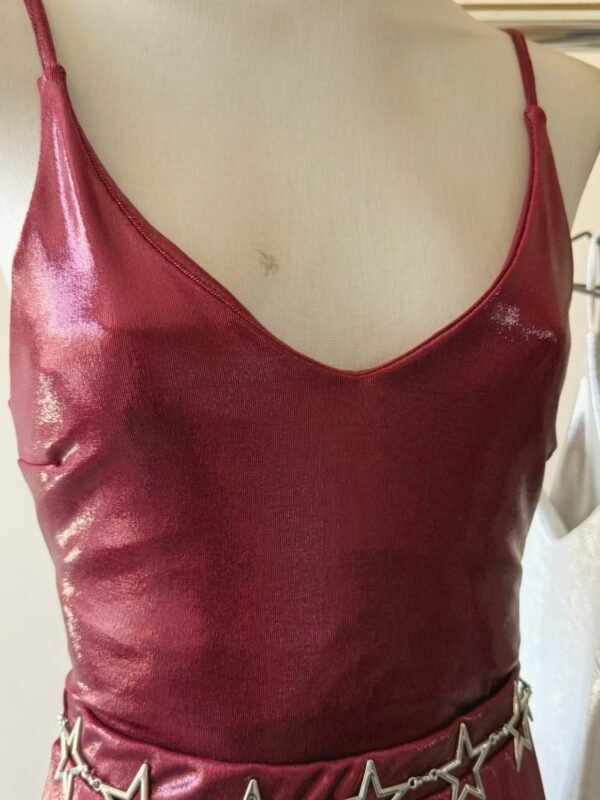 Alternative view of TOP CON PINZA LUCY