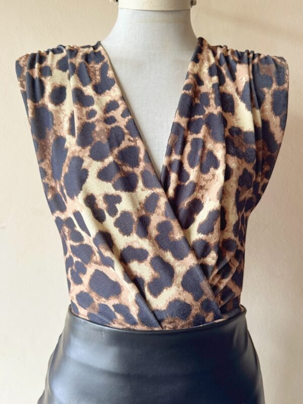 Alternative view of BODY HOMBRERAS CRUZADO ANIMAL PRINT