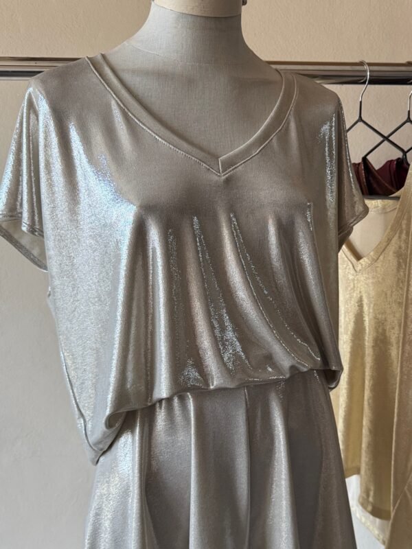 Alternative view of REM MC ESCOTE V LUCY