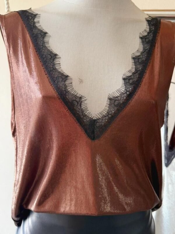 Alternative view of MUSC PUNTILLA EN V LUCY