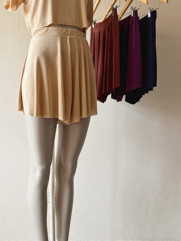 Alternative view of SHORT EVASE SLINKY