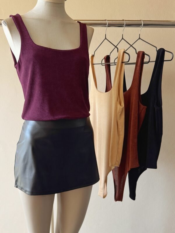 Alternative view of BODY CUELLO CUADRADO SLINKY