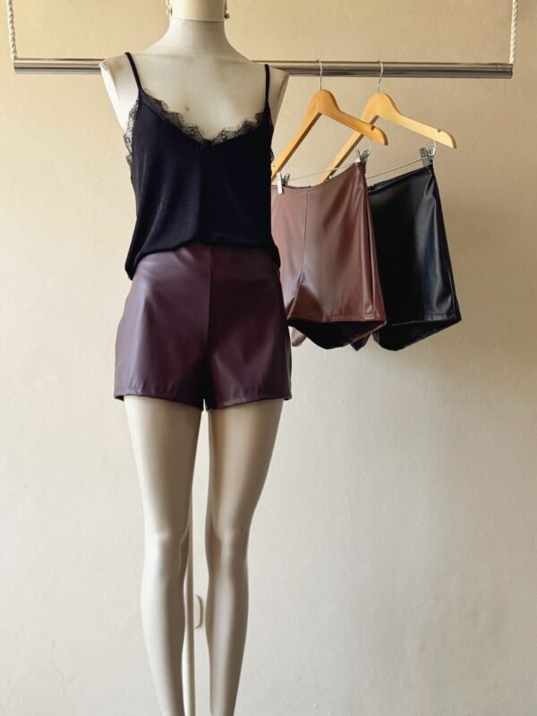 SHORT CUERINA TIRO ALTO