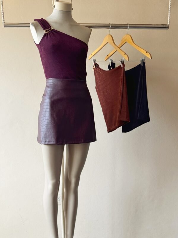 TOP UN HOMBRO HEBILLA SLINKY