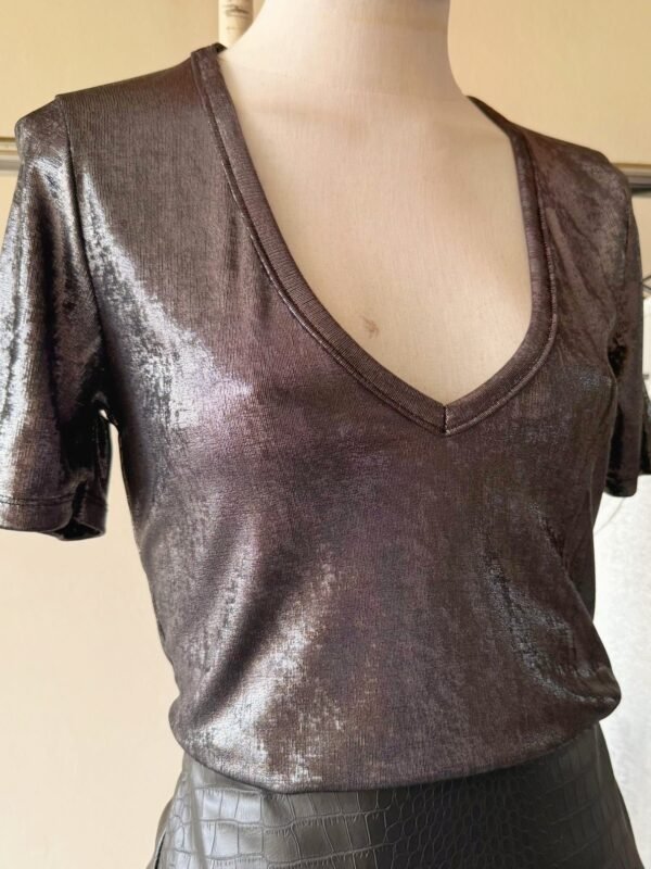 Alternative view of REM MC ESCOTE V LUCY