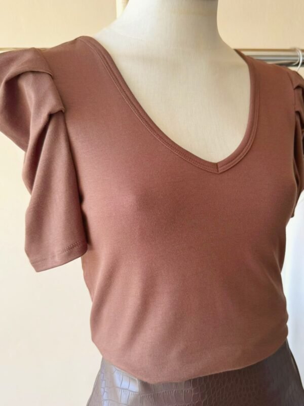 Alternative view of REM MC PRINCESA V MELVIN