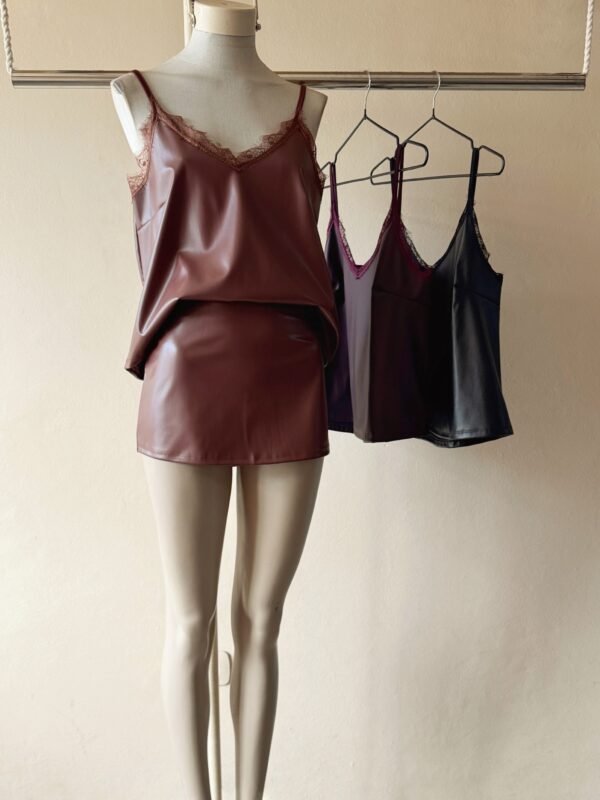 MUSCULOSA PUNTILLA CUERINA