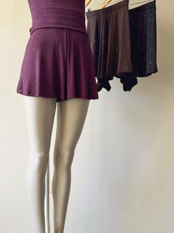 Alternative view of SHORT EVASE LANILLA BRILLOS