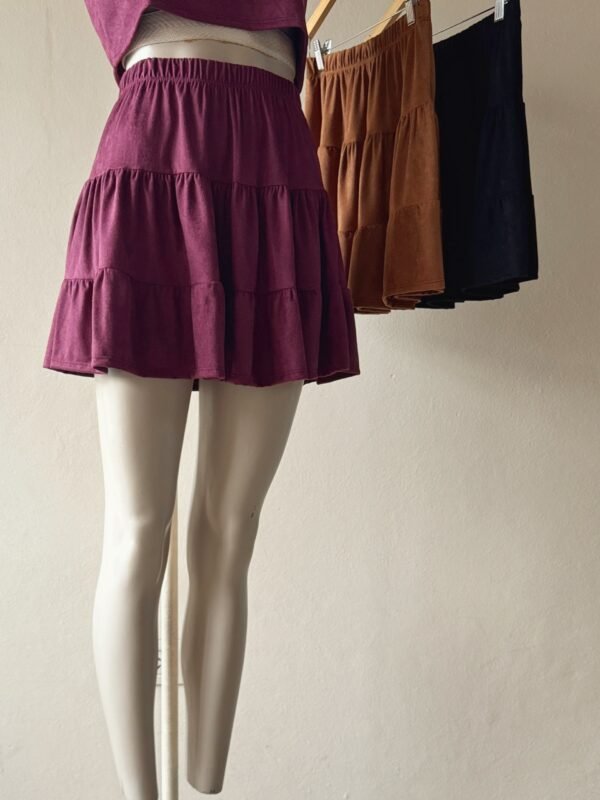 Alternative view of POLLERA PAISANA SUEDE