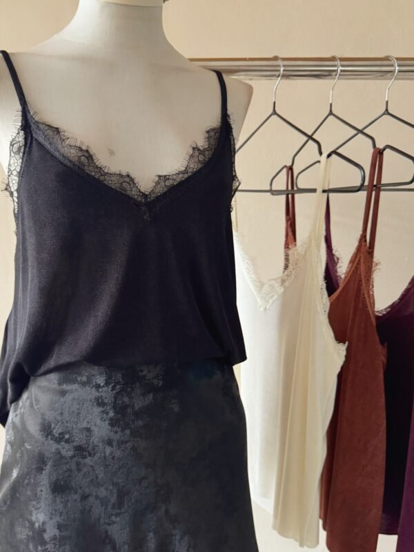 Alternative view of MUSC PUNTILLA TIRITA SLINKY