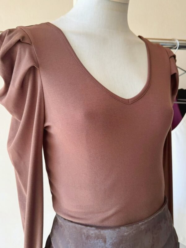 Alternative view of REM ML PRINCESA V MELVIN