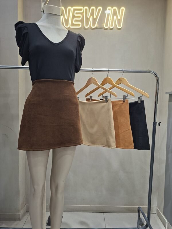 POLLERA EVASE SARGA GAMUZADA