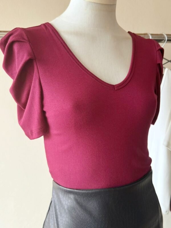 Alternative view of REM MC PRINCESA V MELVIN