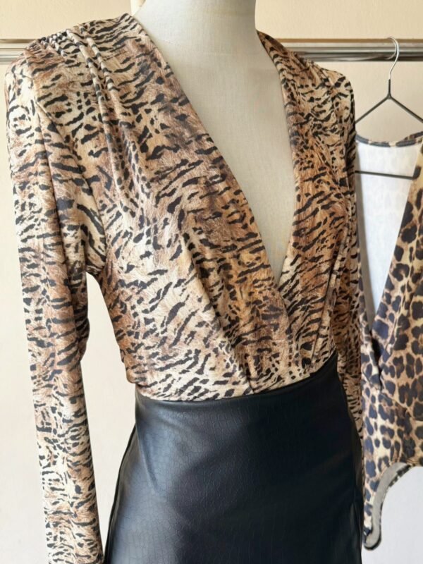 Alternative view of BODY ML HOMBRERAS SLINKY ESTAMPADO