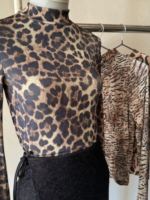 Alternative view of POLERA ML SLINKY ESTAMPADO