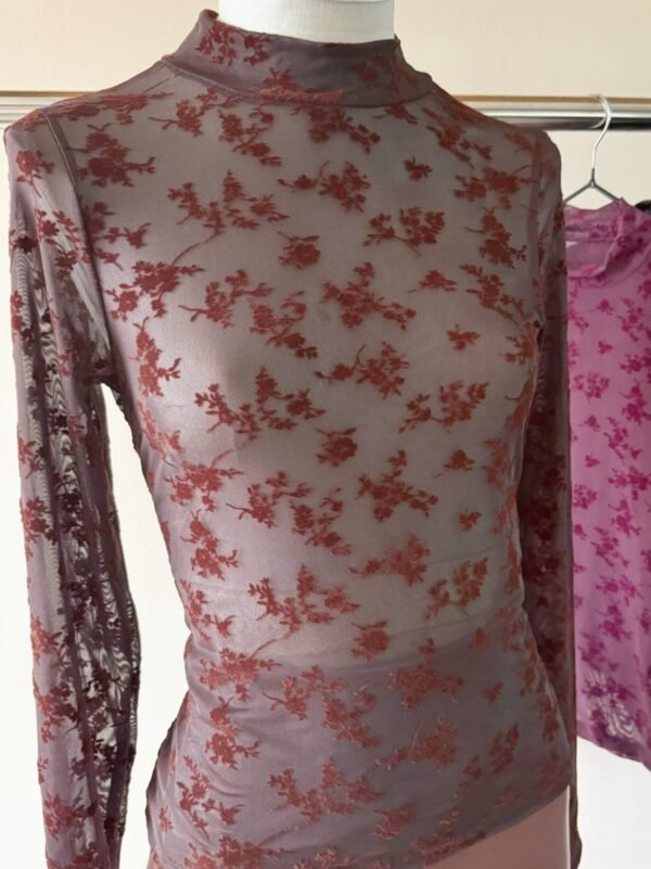 Alternative view of POLERA ML TUL FLOCK