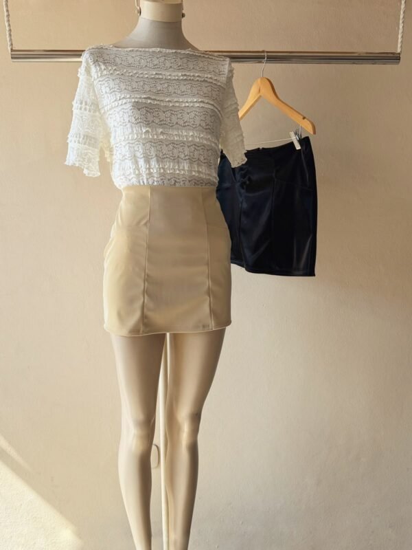 POLLERA CON RECORTS ONIX T1
