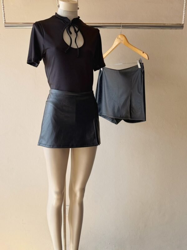 POLLERA PANTALON CUERINA BORDADA T1