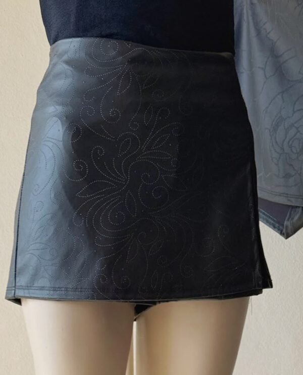 Alternative view of POLLERA PANTALON CUERINA BORDADA T2
