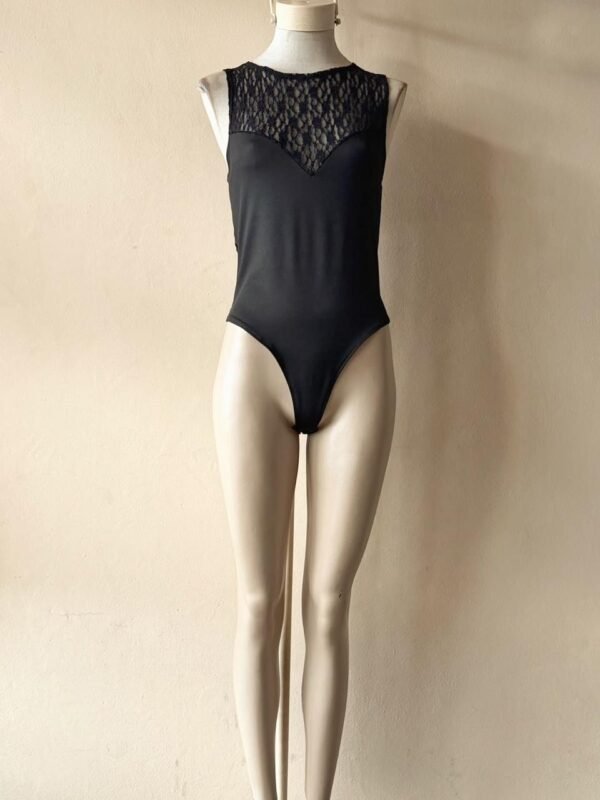 BODY CUELLO CORAZON ENCAJE